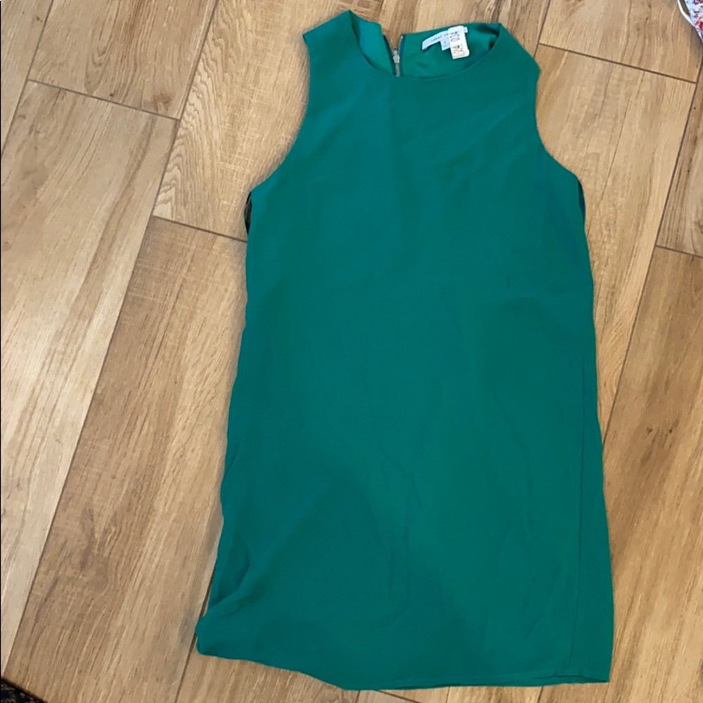 Cute green dress!